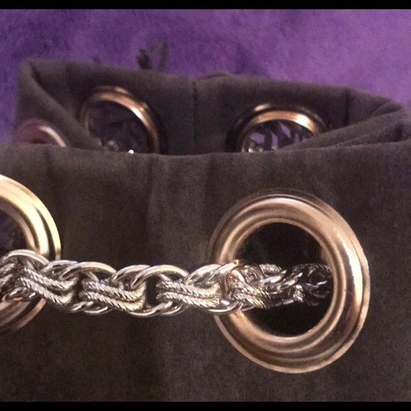 New Bucket Bag - Picture 3 of 8